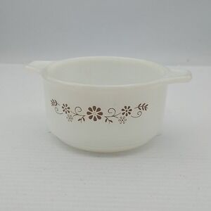 Vtg Pyr-o-rey Dynaware White‎ Milk Glass Small Casserole Dish Brown Daisy 4.5"
